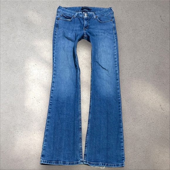 Levi's 526 Mid Rise Slender Boot Jeans - Picture 2 of 7